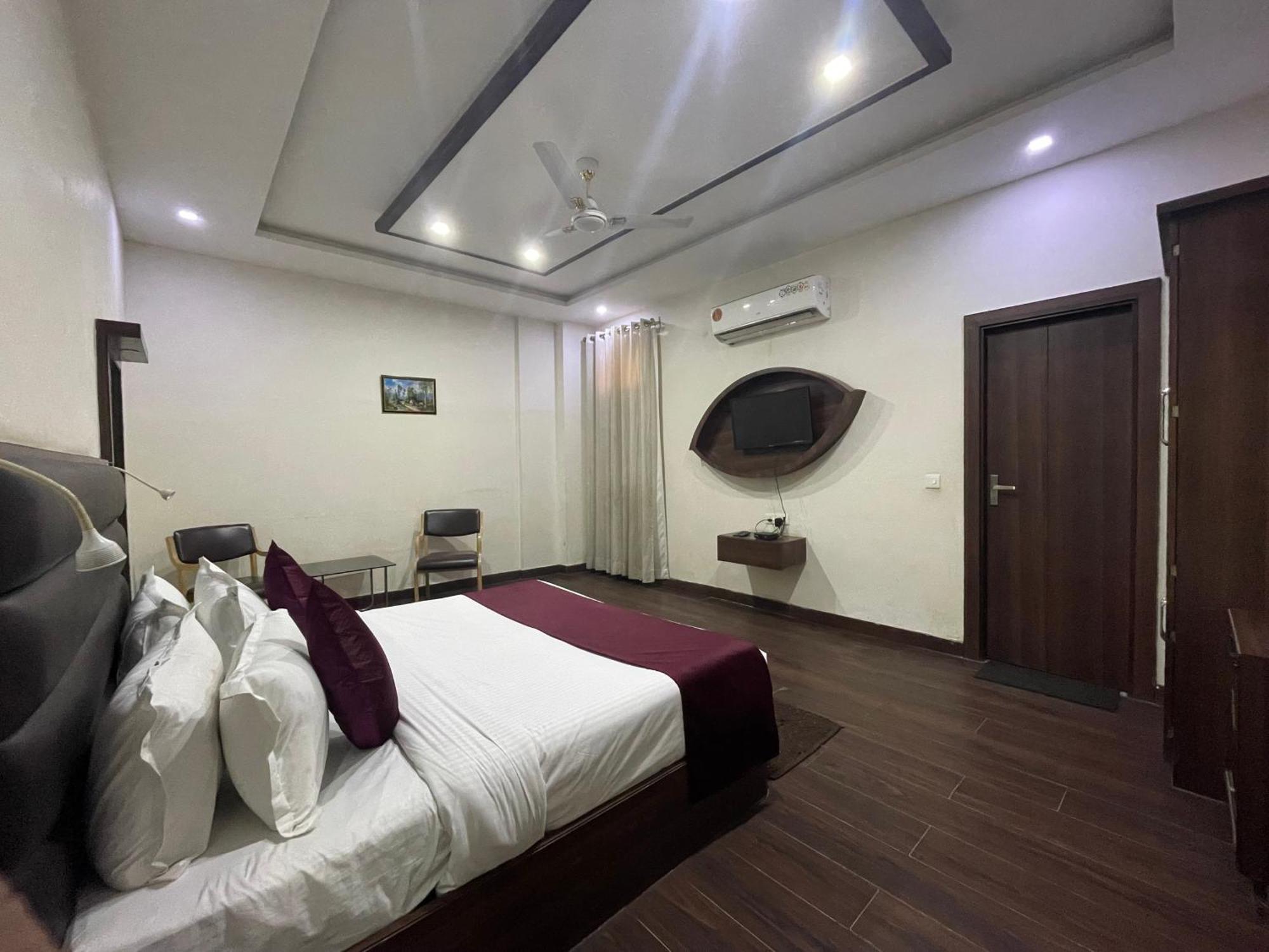 Hotel Opal Courtyard Agra  Zewnętrze zdjęcie